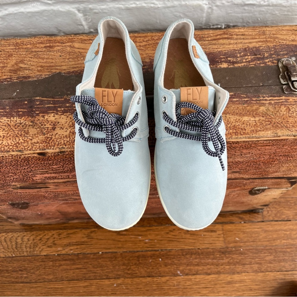 Fly London Suede Sneaker size 39 eu.